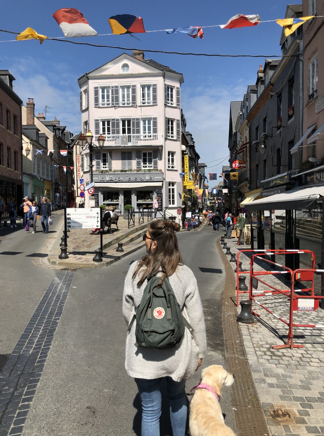 Stadtbummel in Honfleur mit Hund