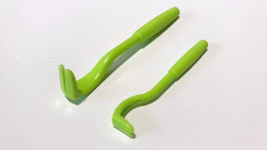 Zeckengreifer, klein und handlich, weniger geeignet für große Hände